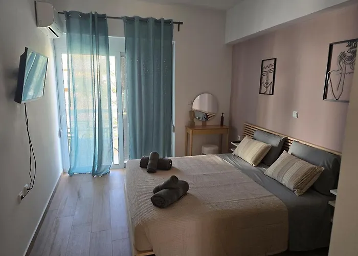 The Cozy Nest In Rhodes Apartment *