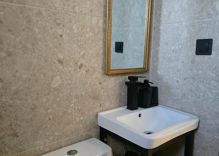 The Cozy Nest In Rhodes Apartment